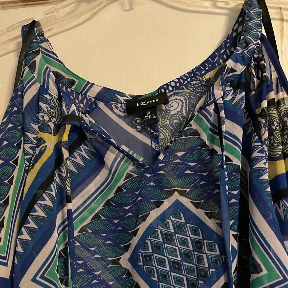 Cold shoulder blouse with elastic waist in EUC